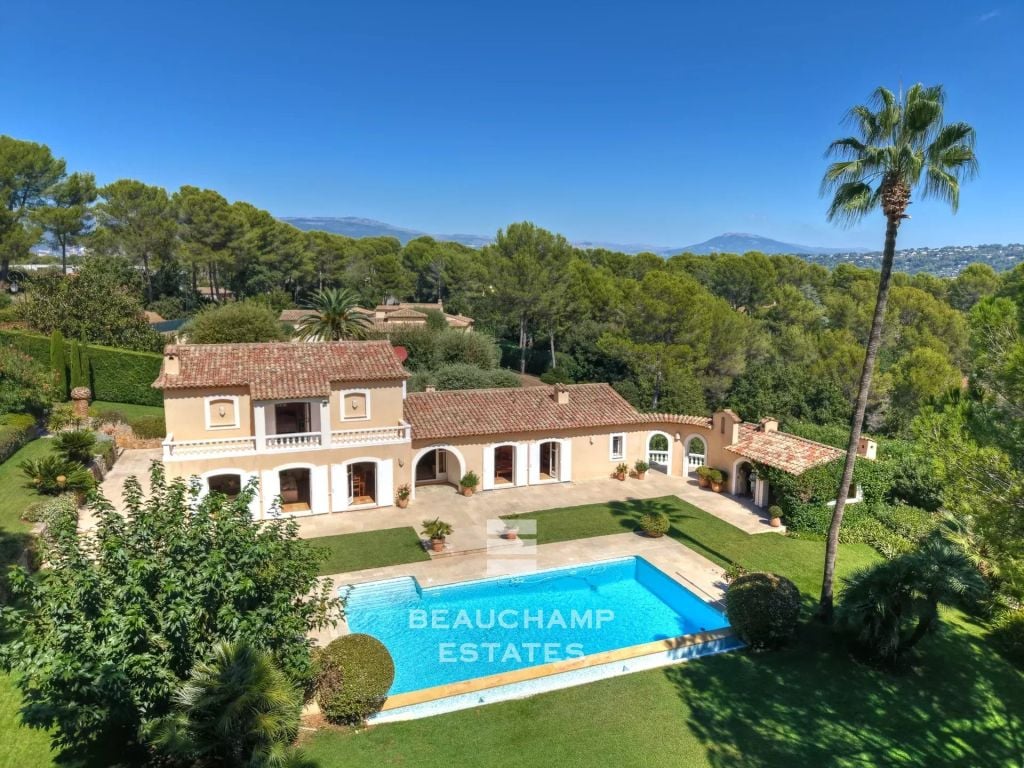 6-Bedroom Provençal Property in a Private Estate – Mougins