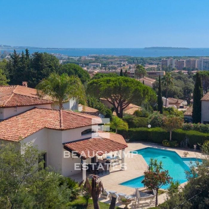 6-Bedroom Provençal Villa with Swimming Pool – Mandelieu-La Napoule