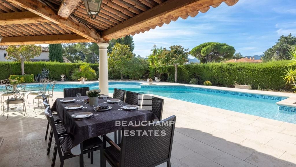6-Bedroom Provençal Villa with Swimming Pool – Mandelieu-La Napoule