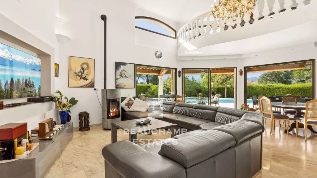 6-Bedroom Provençal Villa with Swimming Pool – Mandelieu-La Napoule