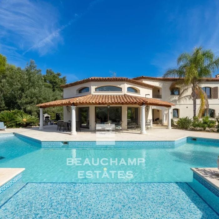 6-Bedroom Provençal Villa with Swimming Pool – Mandelieu-La Napoule