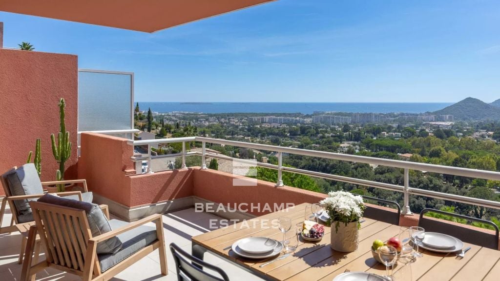 Apartment with Sea-View Terrace – Mandelieu-la-Napoule