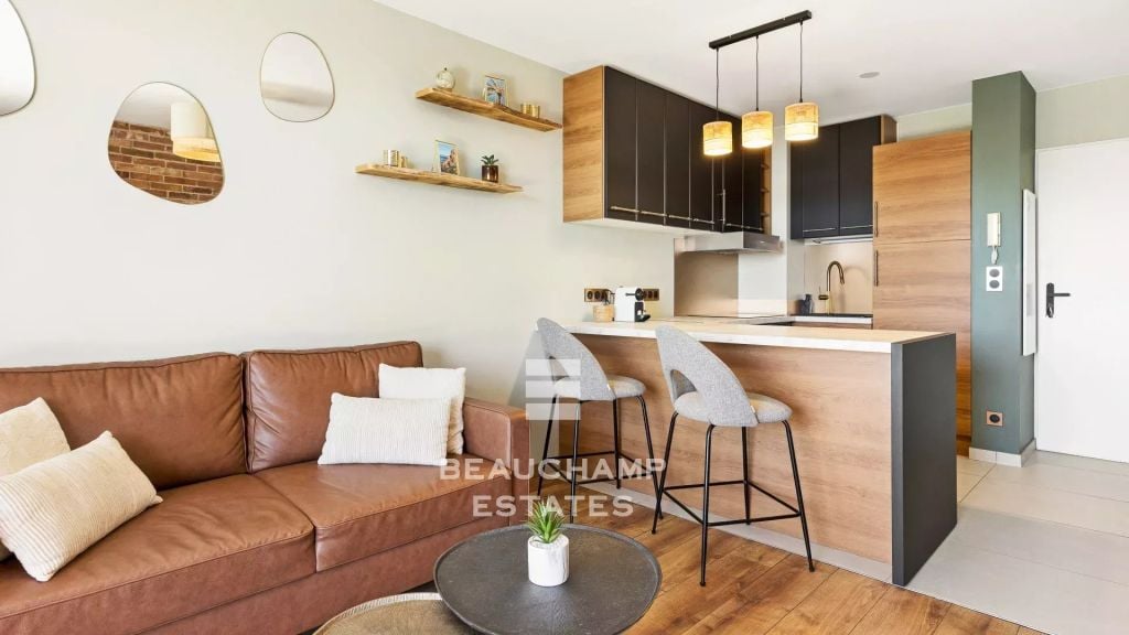 Apartment with Sea-View Terrace – Mandelieu-la-Napoule
