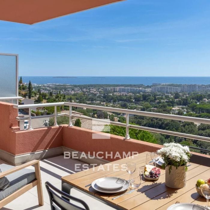 Apartment with Sea-View Terrace – Mandelieu-la-Napoule