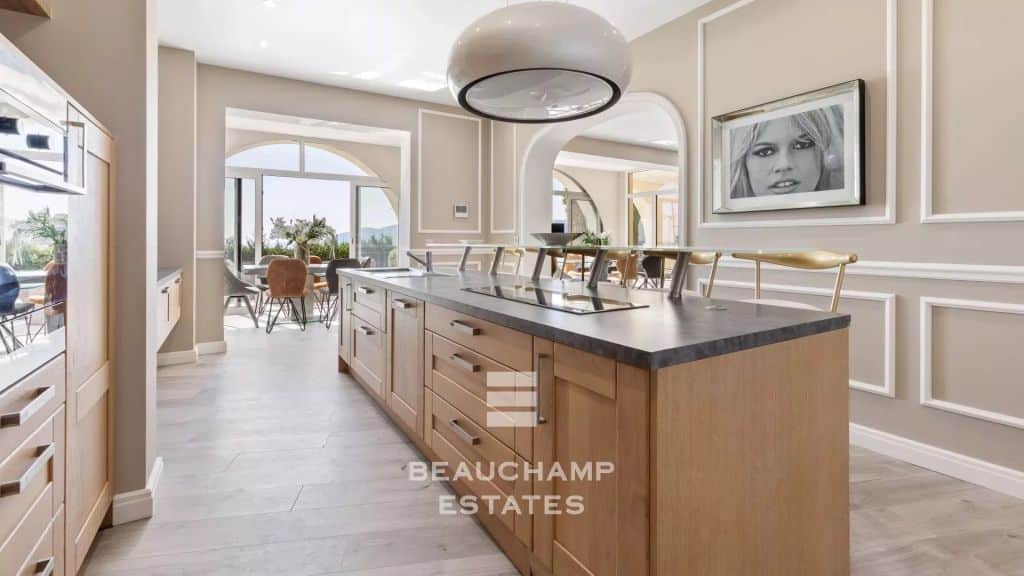 Art Deco Villa with 5 Bedrooms and Panoramic Sea Views – Mandelieu-La Napoule