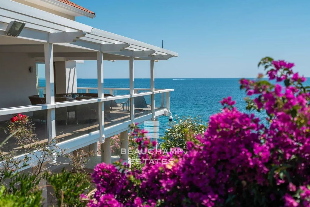 Auction – 10-bedroom waterfront property – Saint-Raphaël