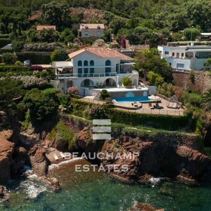 Auction – 10-bedroom waterfront property – Saint-Raphaël