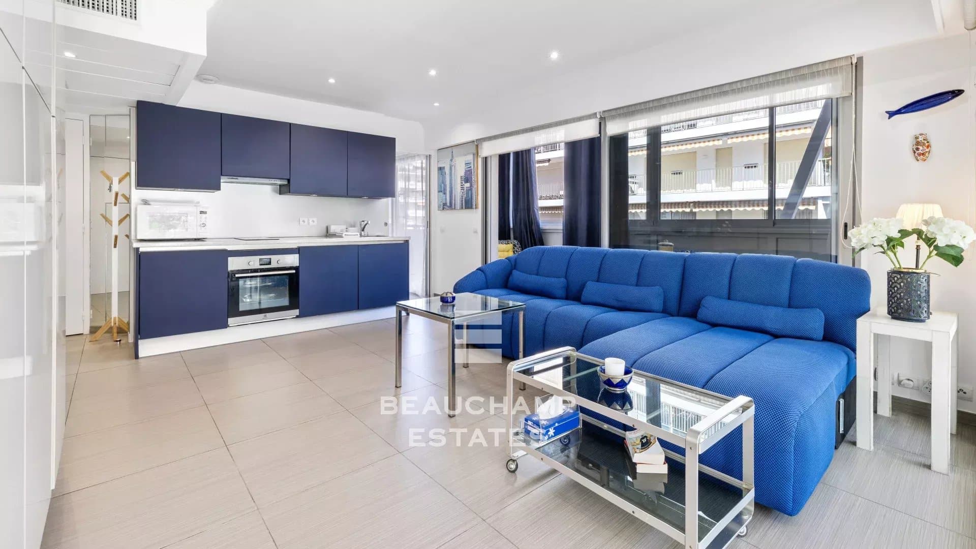 Bright and Spacious Apartment – Cannes Palm Beach Bright and Spacious Apartment – Cannes Palm Beach