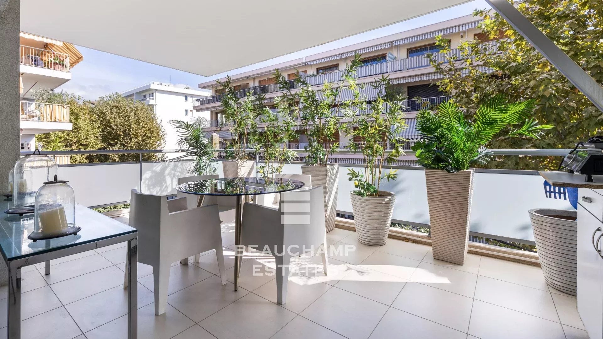 Bright and Spacious Apartment – Cannes Palm Beach Bright and Spacious Apartment – Cannes Palm Beach