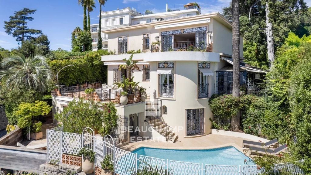 Charming Property with 7 Bedrooms and Panoramic Sea Views – Cannes Basse Californie