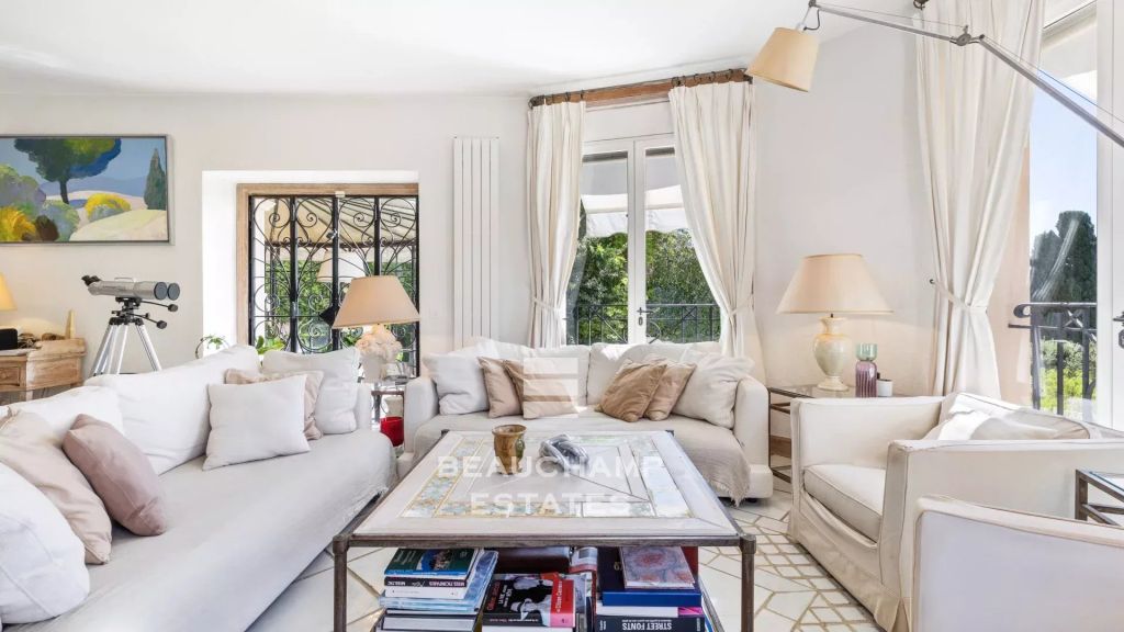 Charming Property with 7 Bedrooms and Panoramic Sea Views – Cannes Basse Californie