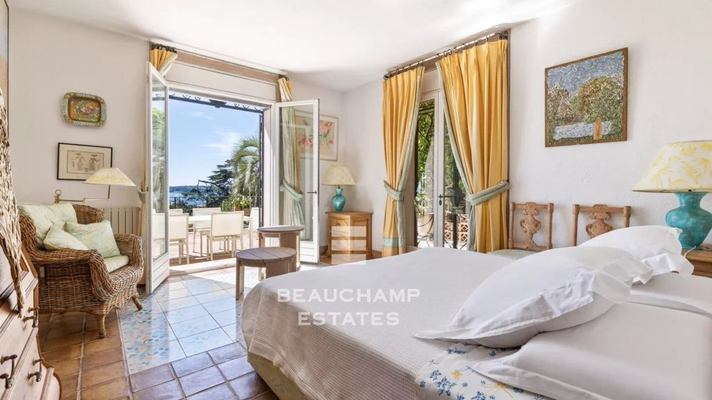 Charming Property with 7 Bedrooms and Panoramic Sea Views – Cannes Basse Californie