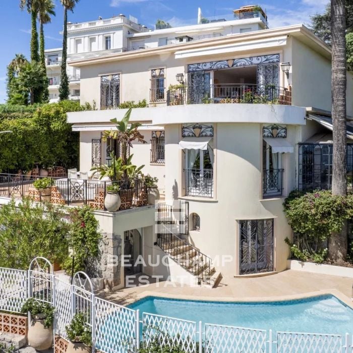Charming Property with 7 Bedrooms and Panoramic Sea Views – Cannes Basse Californie