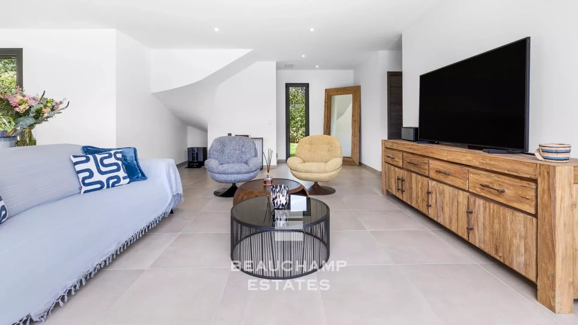 Contemporary 4-bedroom villa in Mougins with a pool Contemporary 4-bedroom villa in Mougins with a pool