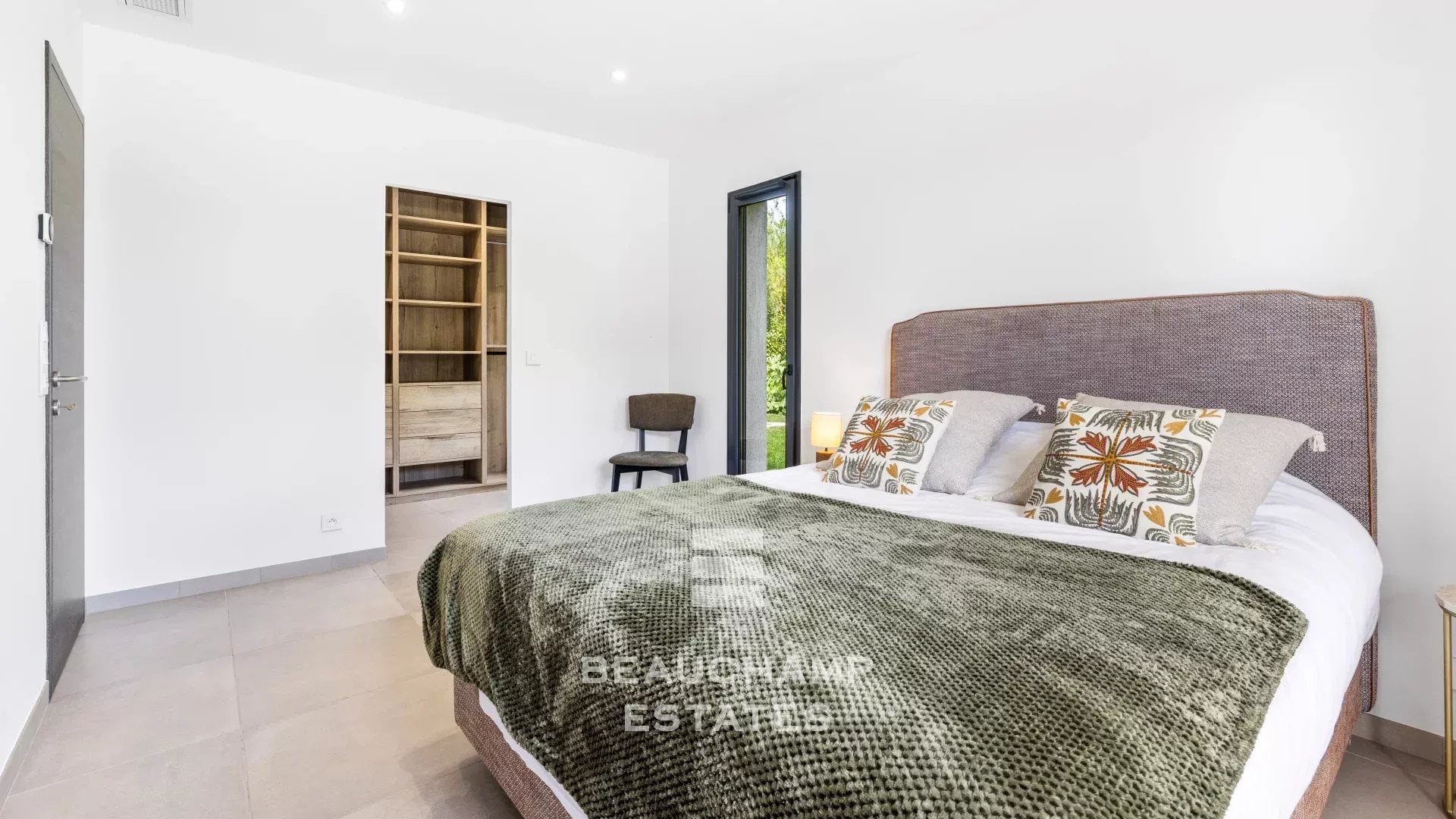 Contemporary 4-bedroom villa in Mougins with a pool Contemporary 4-bedroom villa in Mougins with a pool