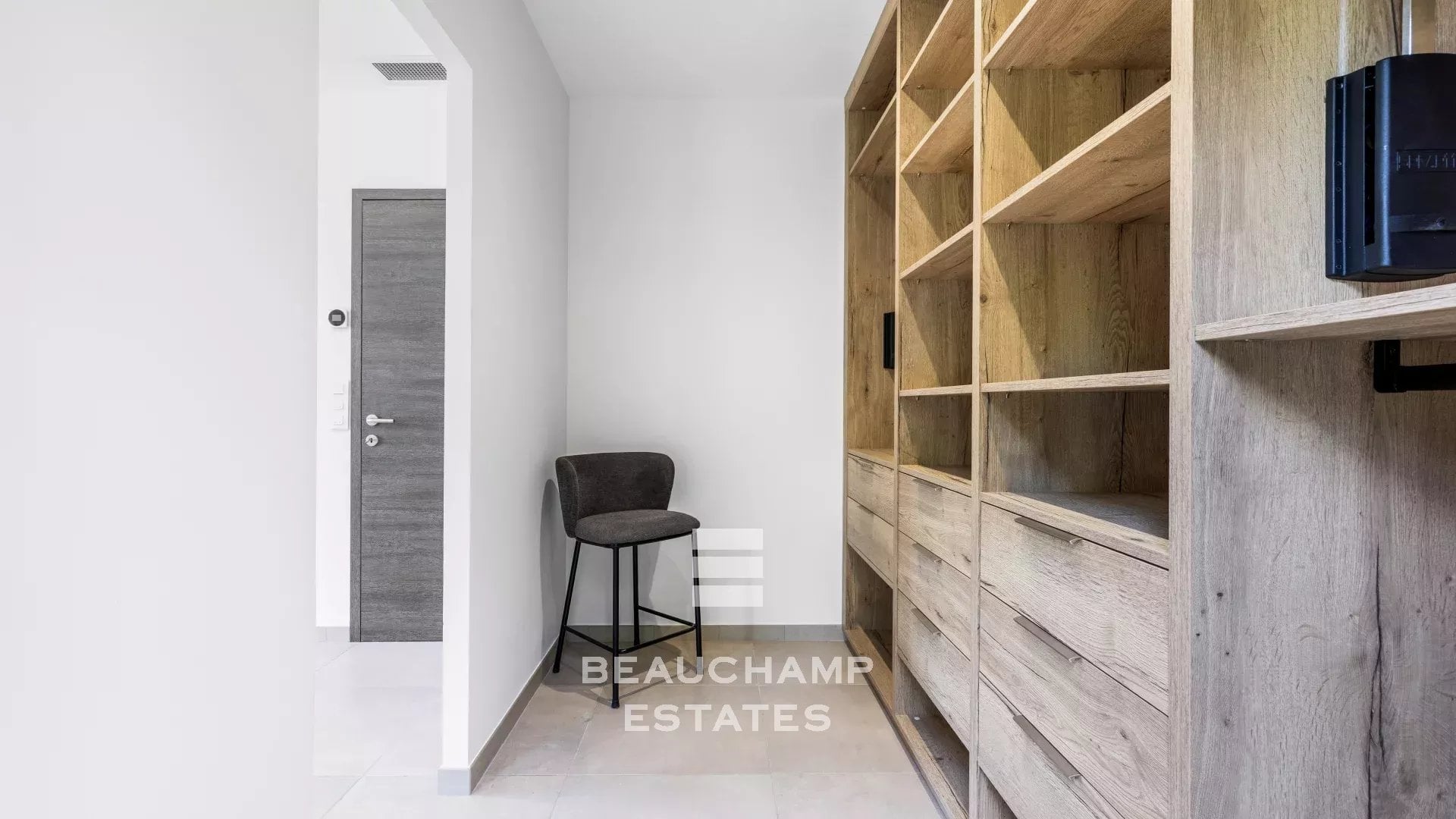 Contemporary 4-bedroom villa in Mougins with a pool Contemporary 4-bedroom villa in Mougins with a pool