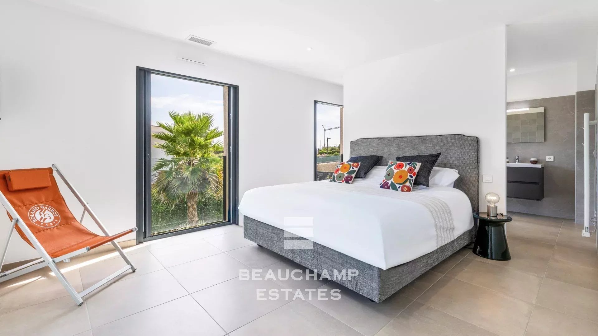 Contemporary 4-bedroom villa in Mougins with a pool Contemporary 4-bedroom villa in Mougins with a pool