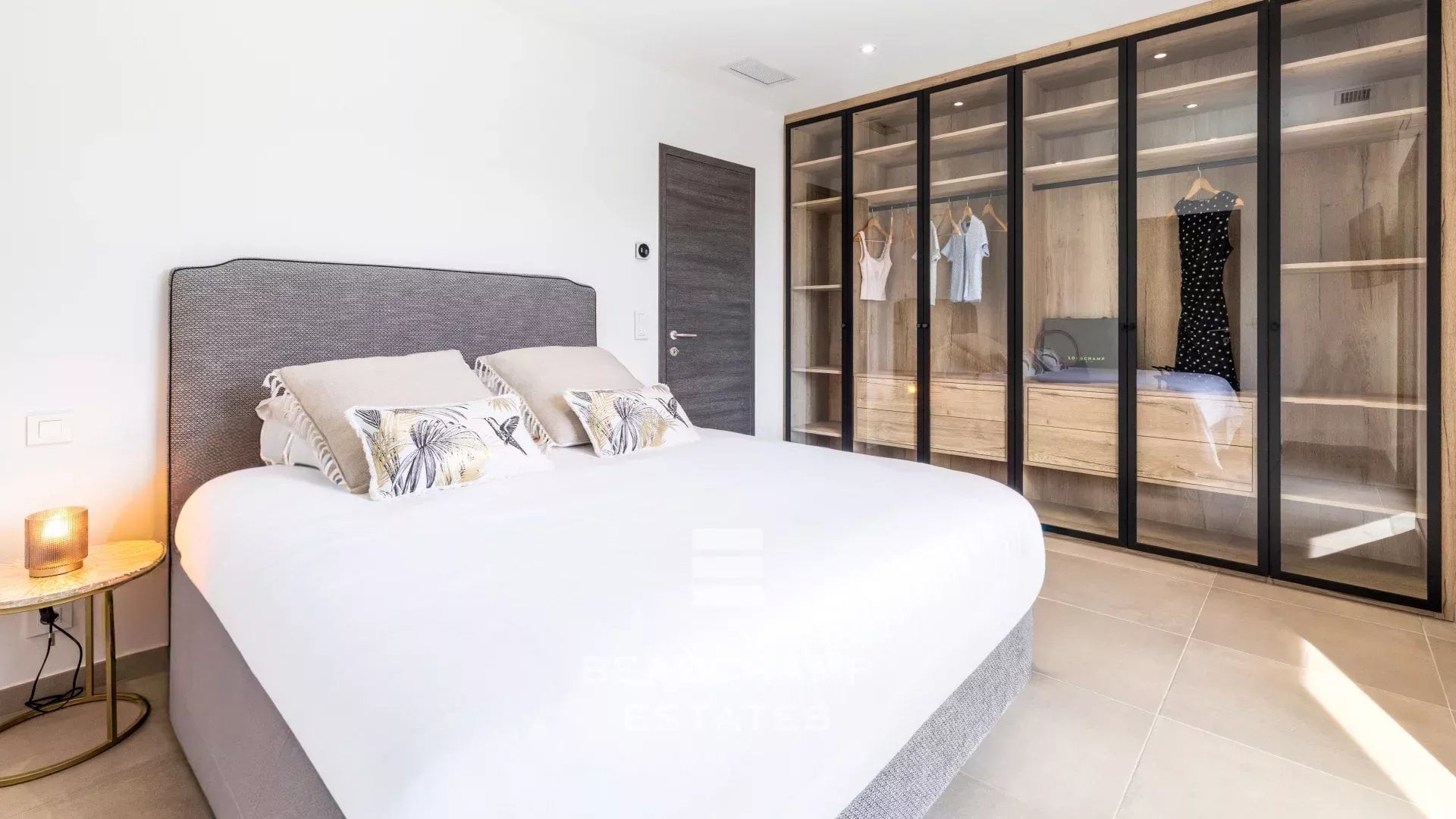 Contemporary 4-bedroom villa in Mougins with a pool Contemporary 4-bedroom villa in Mougins with a pool