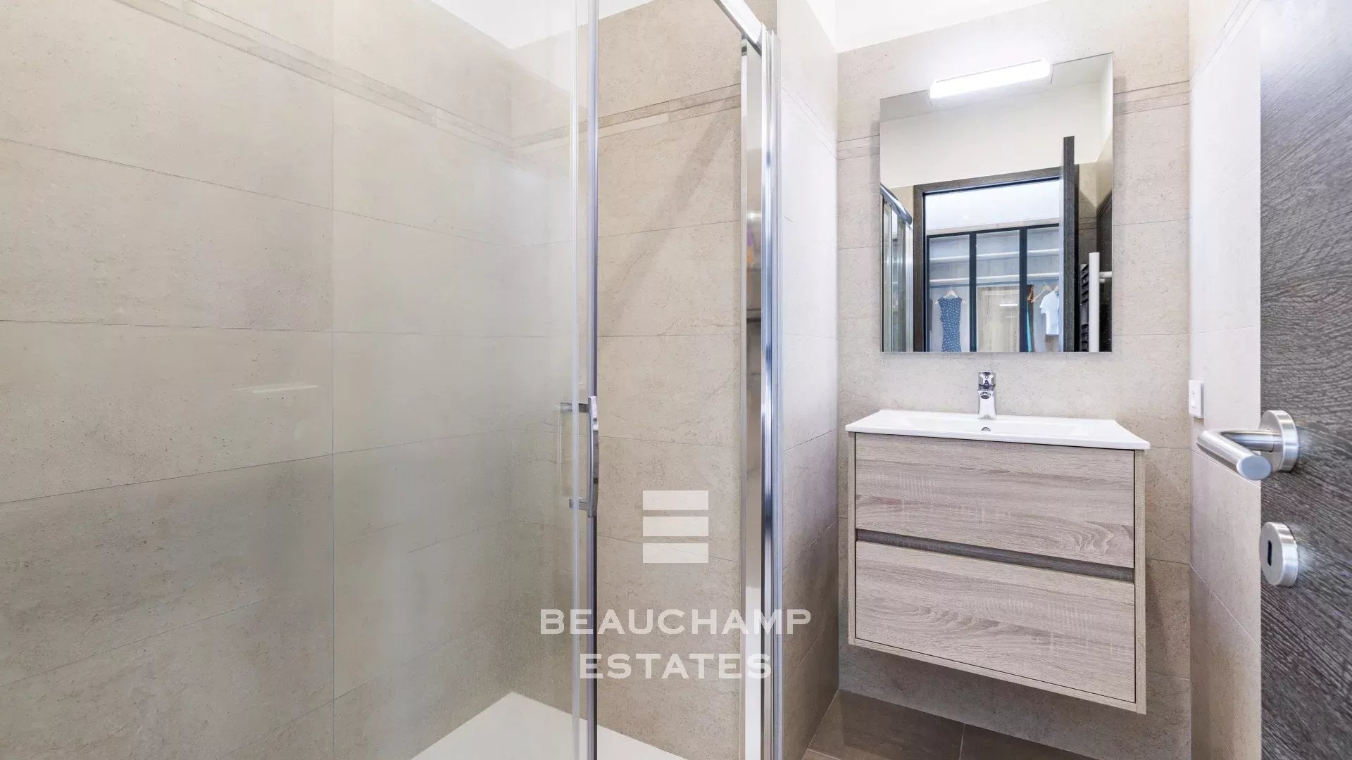 Contemporary 4-bedroom villa in Mougins with a pool Contemporary 4-bedroom villa in Mougins with a pool
