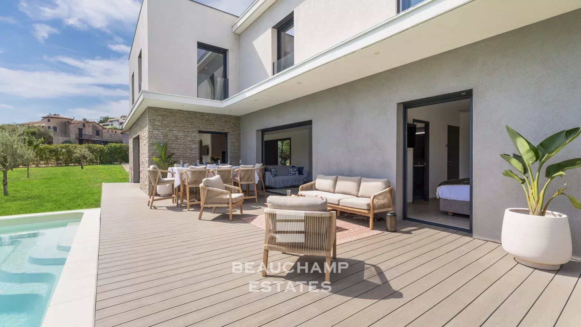 Contemporary 4-bedroom villa in Mougins with a pool Contemporary 4-bedroom villa in Mougins with a pool
