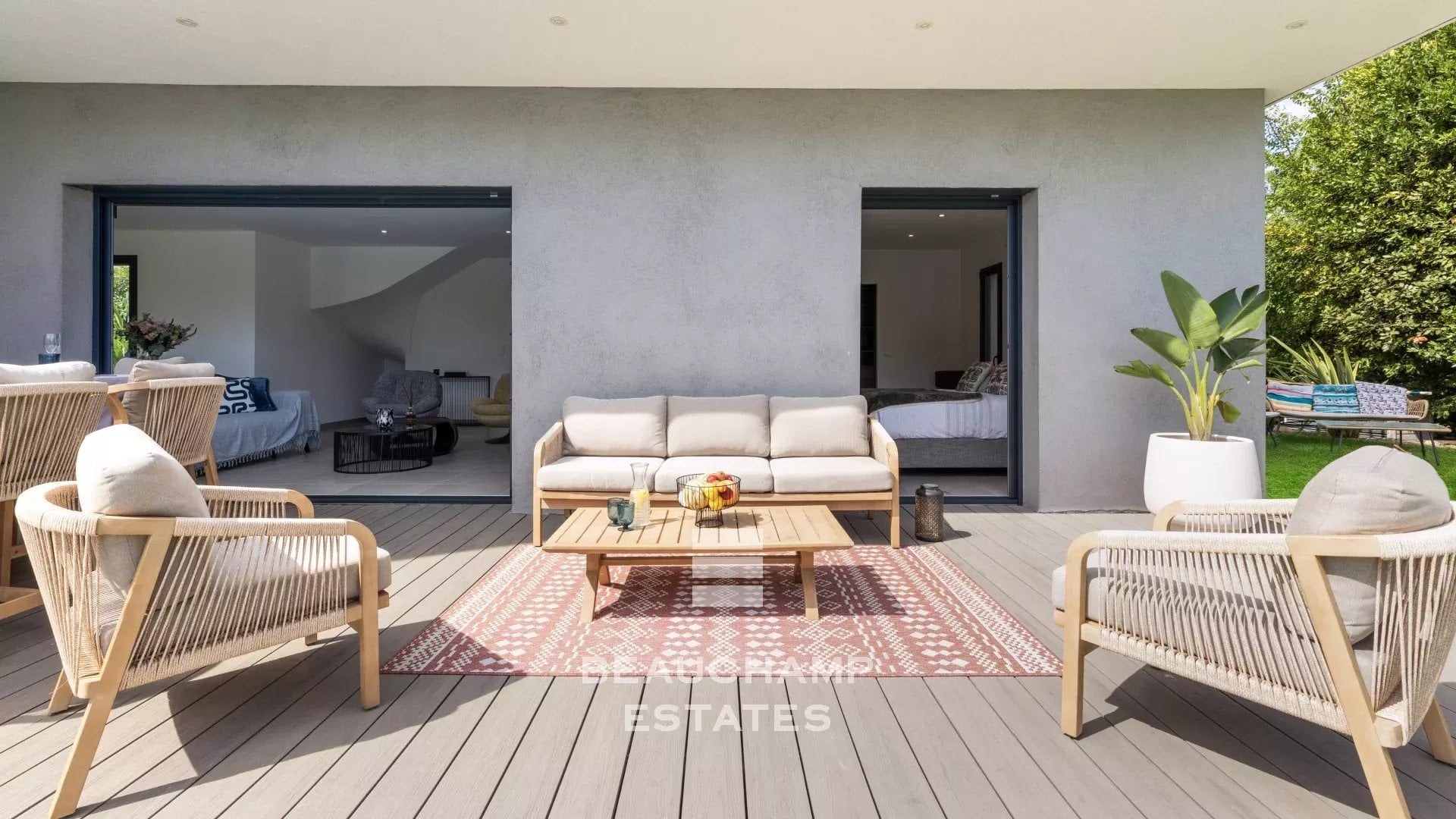 Contemporary 4-bedroom villa in Mougins with a pool Contemporary 4-bedroom villa in Mougins with a pool