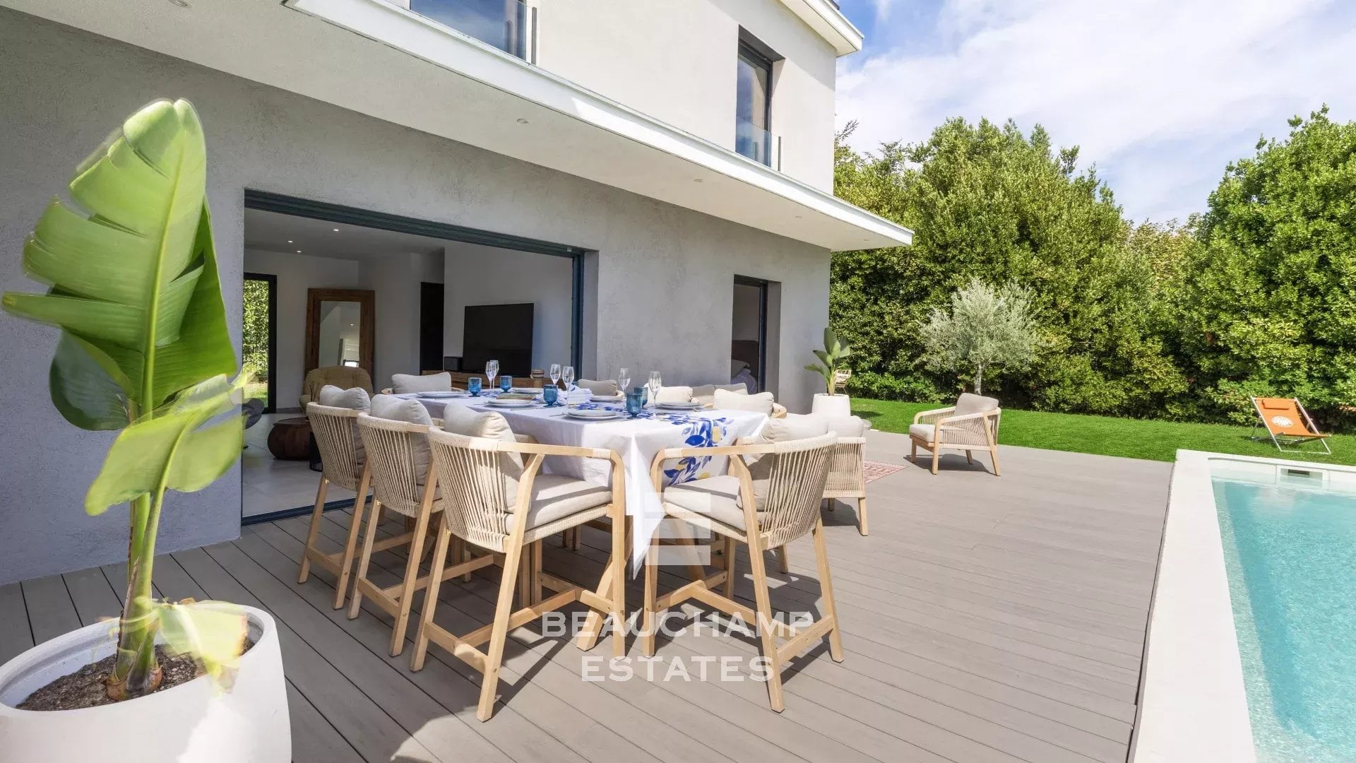 Contemporary 4-bedroom villa in Mougins with a pool Contemporary 4-bedroom villa in Mougins with a pool