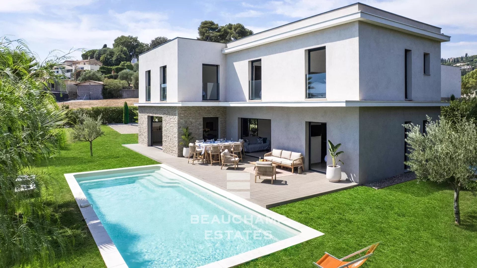 Contemporary 4-bedroom villa in Mougins with a pool Contemporary 4-bedroom villa in Mougins with a pool