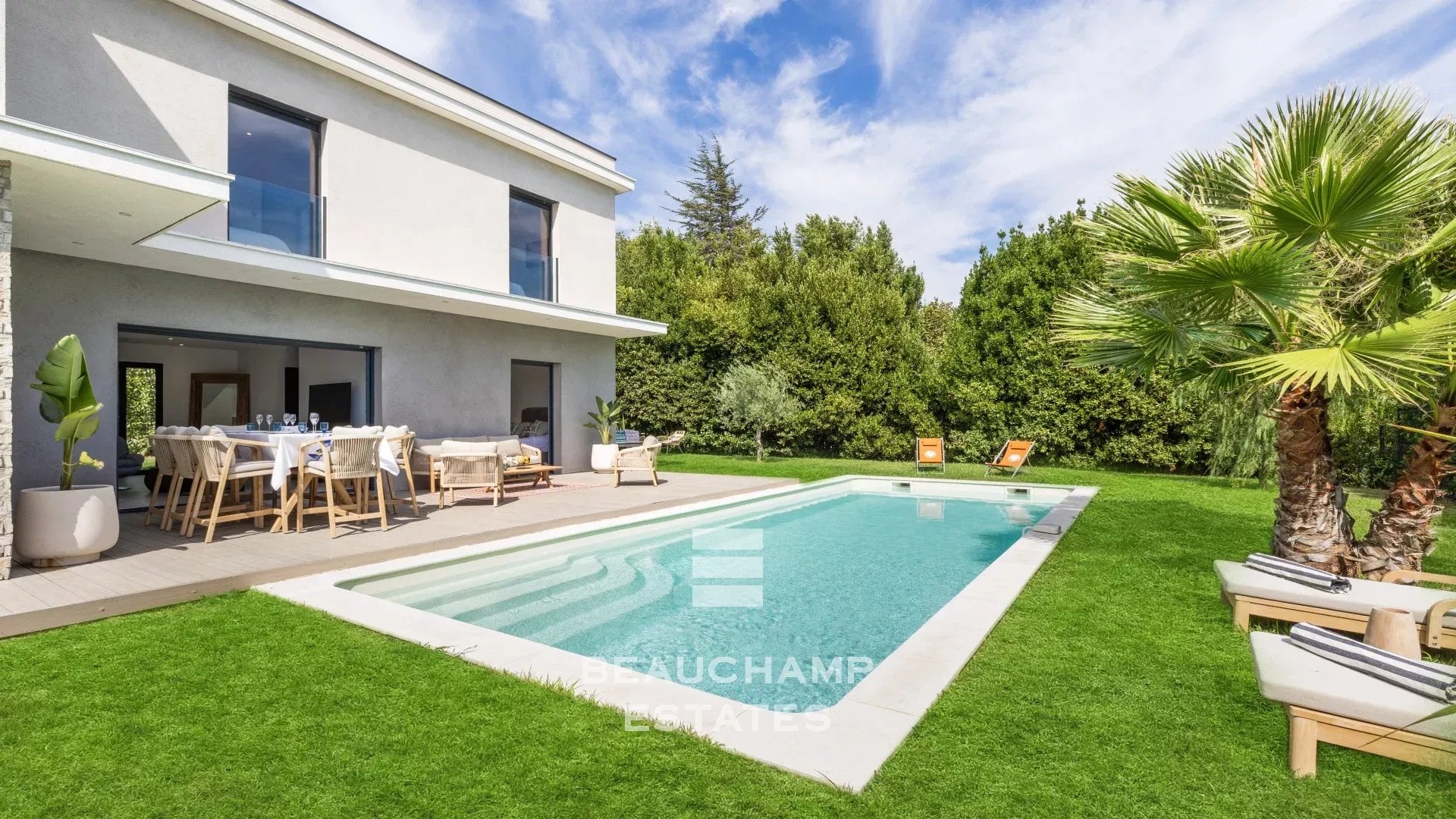 Contemporary 4-bedroom villa in Mougins with a pool Contemporary 4-bedroom villa in Mougins with a pool