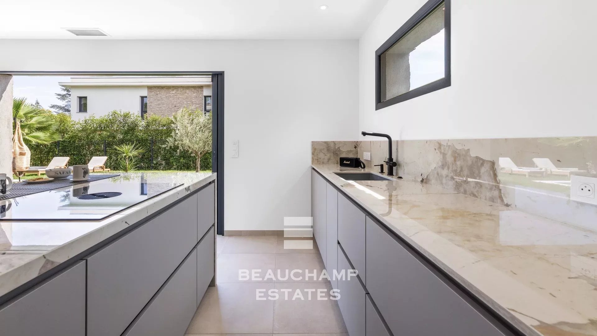 Contemporary 4-bedroom villa in Mougins with a pool Contemporary 4-bedroom villa in Mougins with a pool