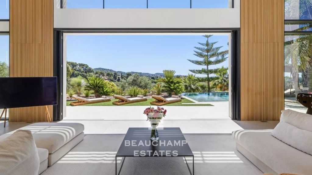 Contemporary 7 bedroom villa with swimming pool – Mougins