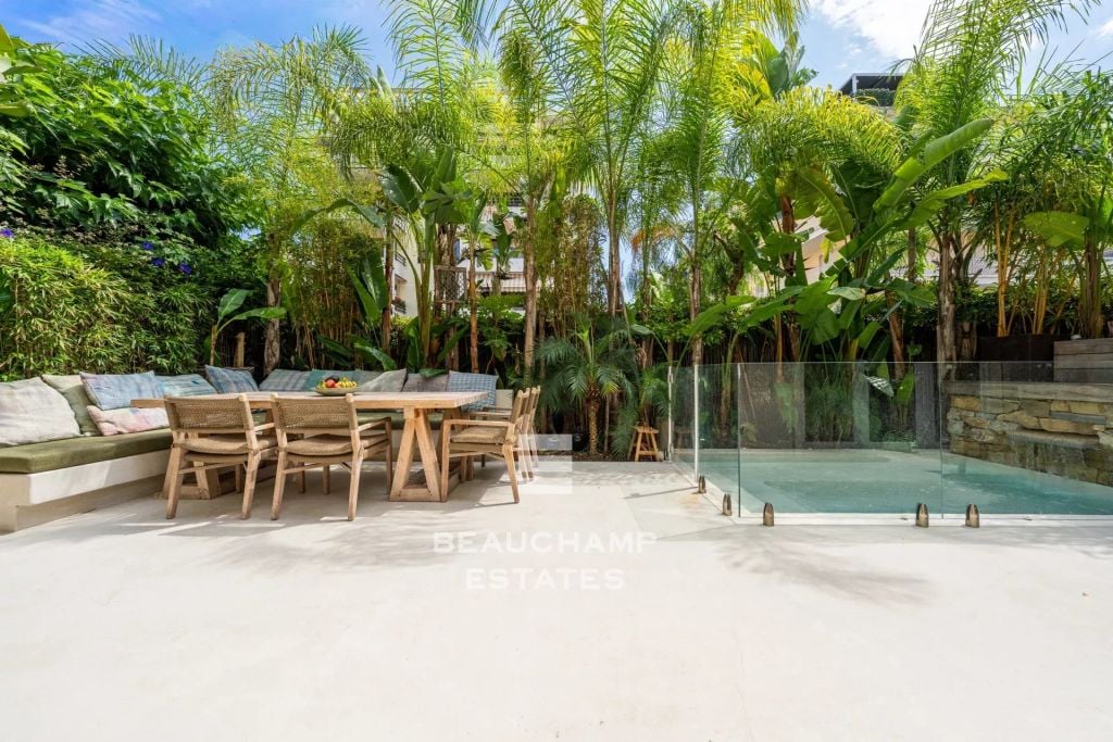 Ground-floor apartment with private pool – Cannes Palm Beach