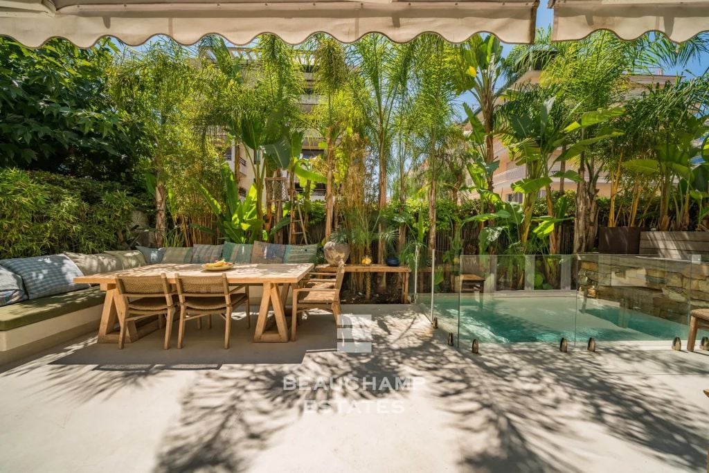 Ground-floor apartment with private pool – Cannes Palm Beach