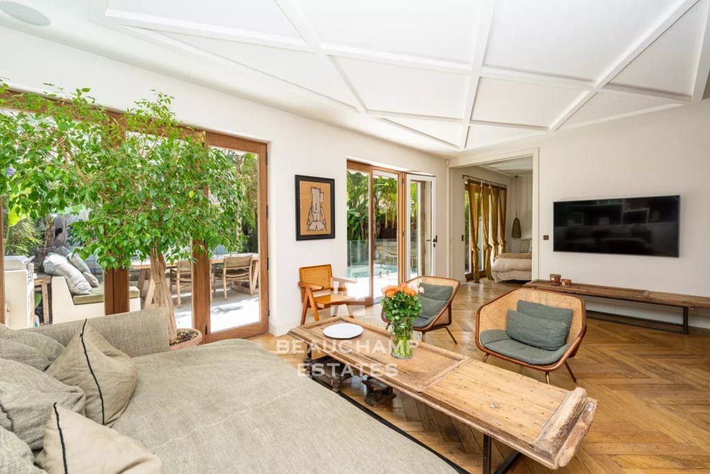 Ground-floor apartment with private pool – Cannes Palm Beach