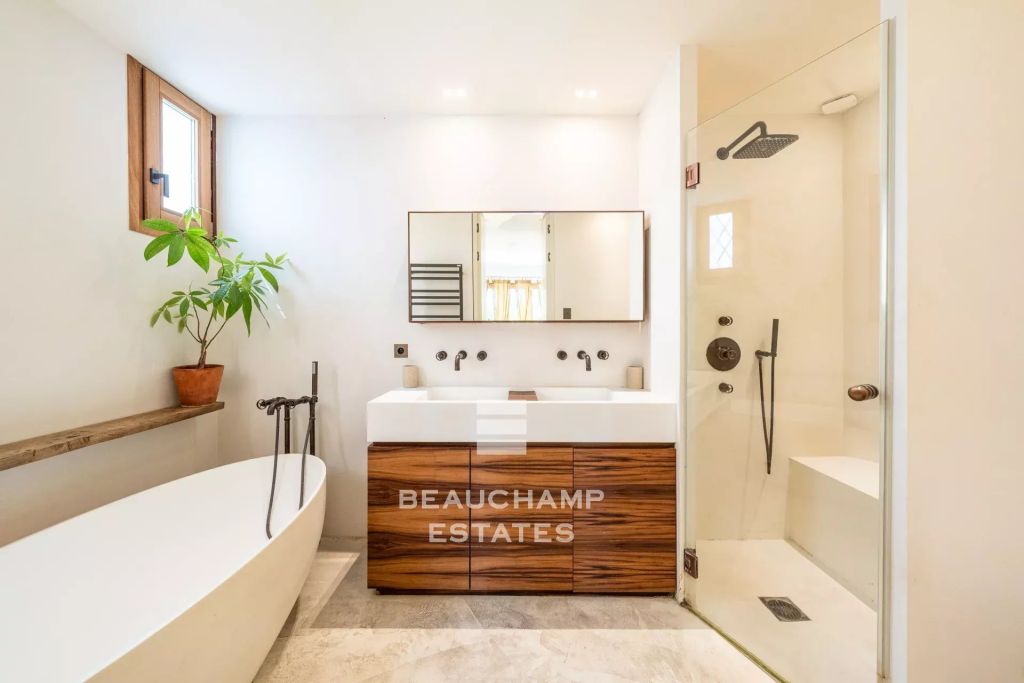 Ground-floor apartment with private pool – Cannes Palm Beach
