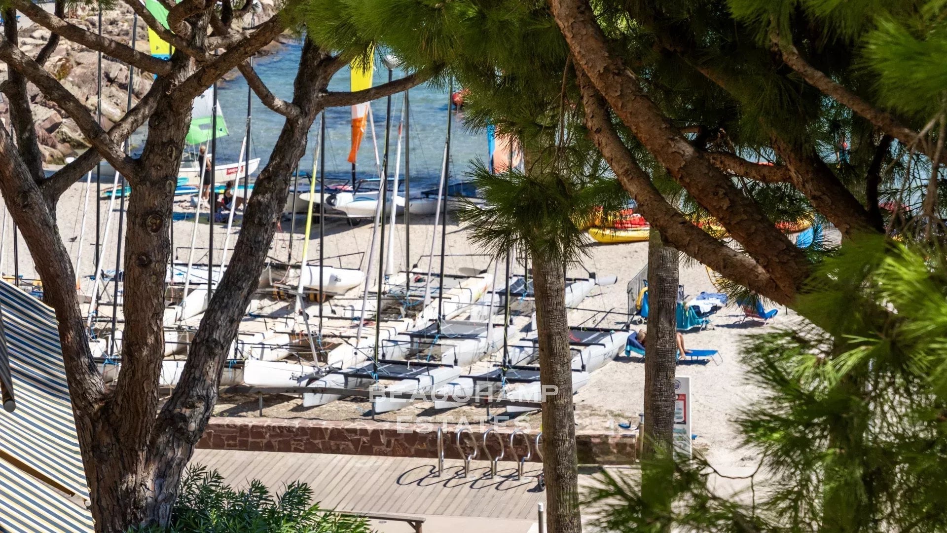 Penthouse de luxe avec vue mer panoramique – Cannes Palm Beach Luxury Penthouse with Panoramic Sea Views – Cannes Palm Beach