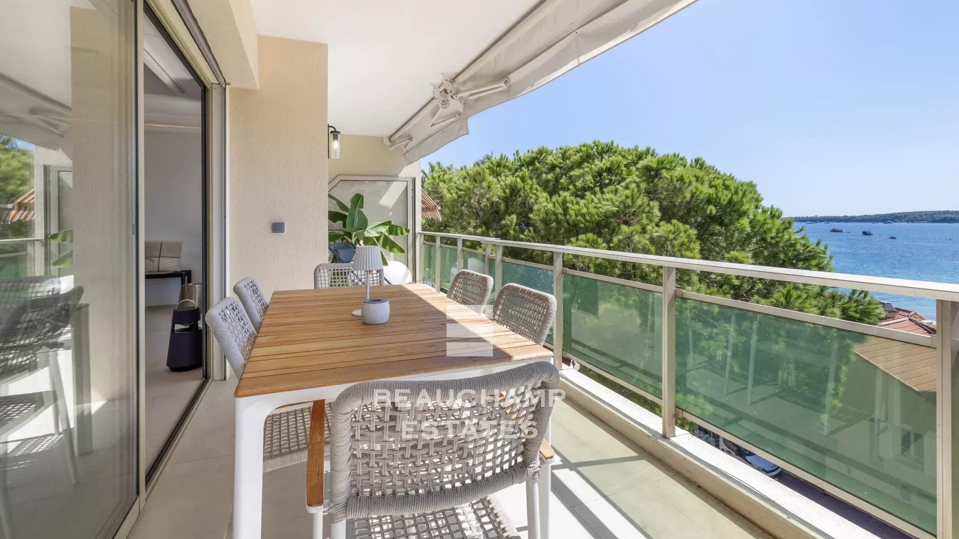 Penthouse de luxe avec vue mer panoramique – Cannes Palm Beach Luxury Penthouse with Panoramic Sea Views – Cannes Palm Beach