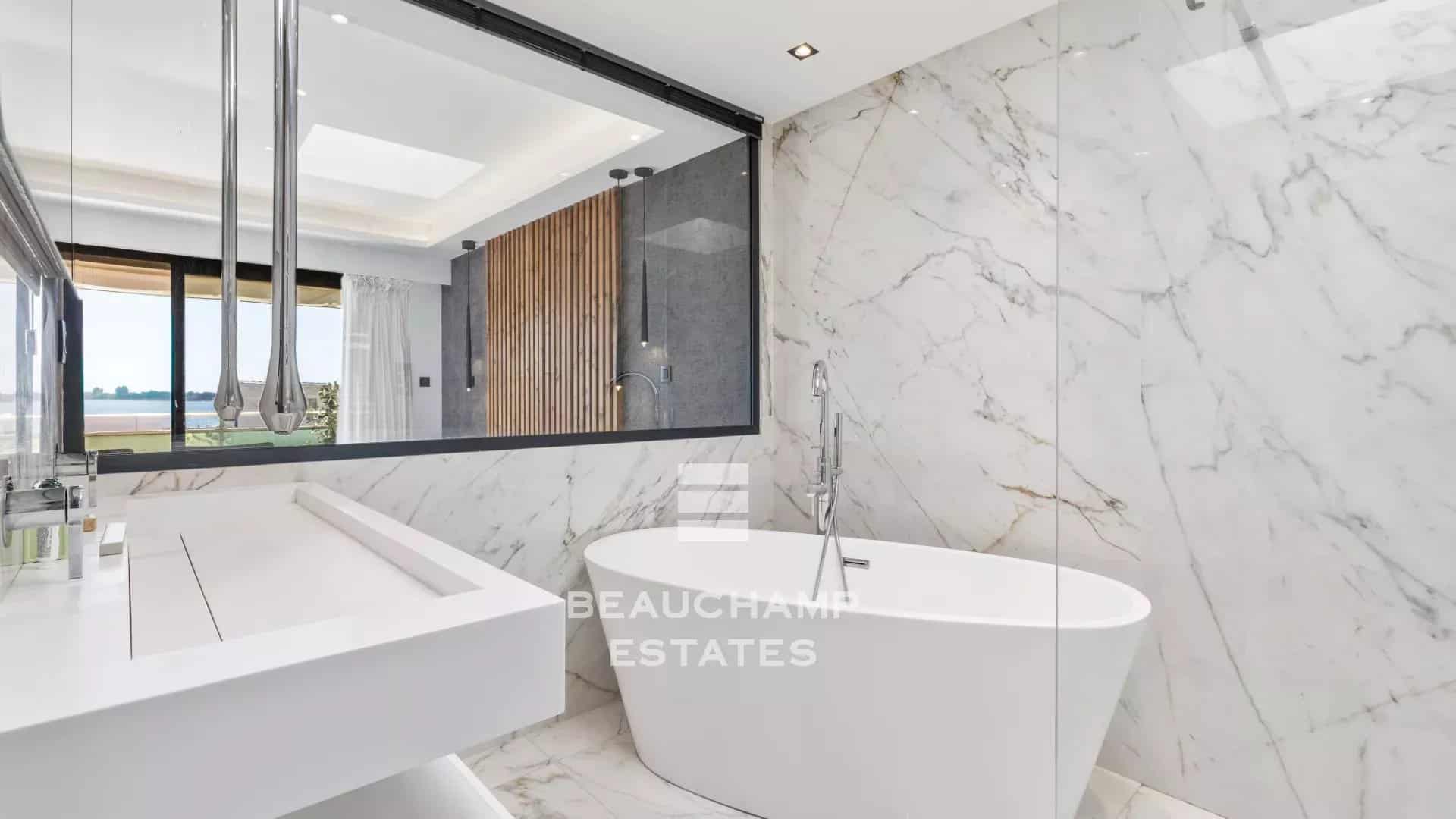 Penthouse de luxe avec vue mer panoramique – Cannes Palm Beach Luxury Penthouse with Panoramic Sea Views – Cannes Palm Beach