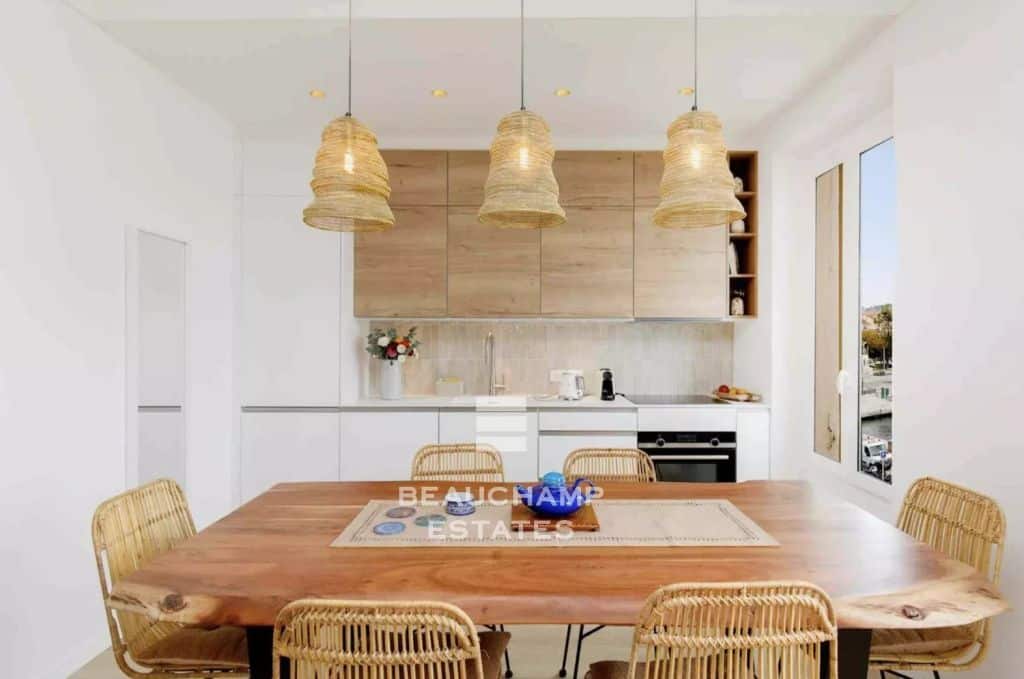 Magnificent 2-bedroom en-suite apartment with sea views – Cannes Port