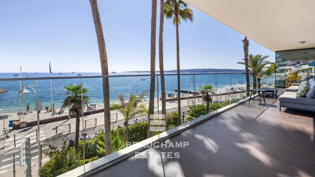 Pointe Croisette – Co-Exclusive Seafront Property with Independent Master Apartment