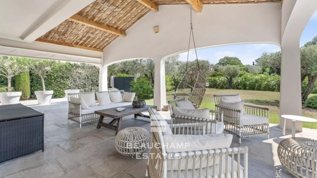 Provençal villa with 4 bedrooms and swimming pool – Valbonne