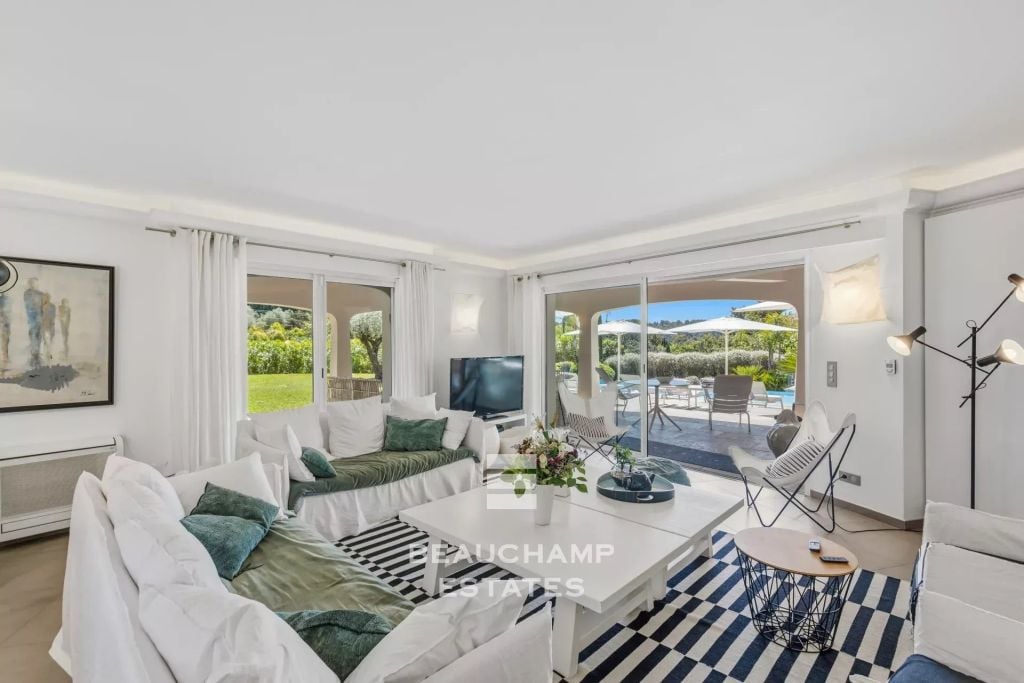 Provençal villa with 4 bedrooms and swimming pool – Valbonne