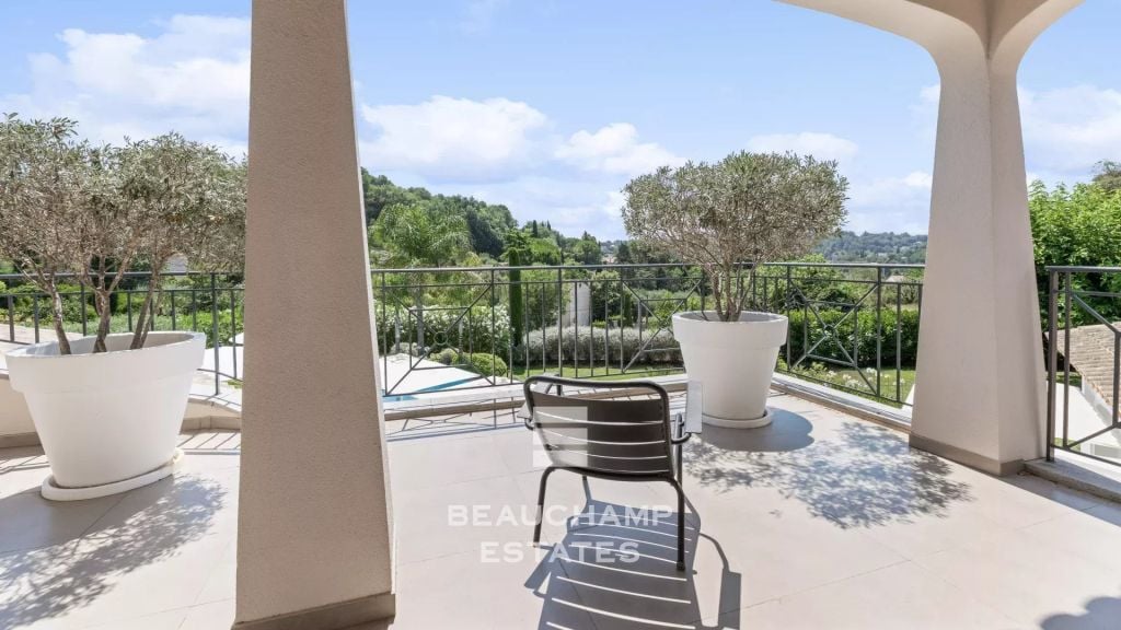 Provençal villa with 4 bedrooms and swimming pool – Valbonne