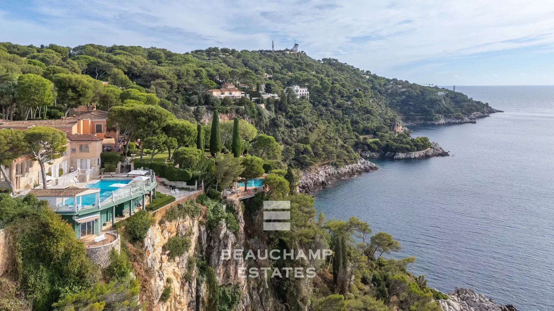 Saint-Jean-Cap-Ferrat – Villa Provençale avec Vue Mer Panoramique et Piscine Chauffée Saint-Jean-Cap-Ferrat – Provençal Villa with Panoramic Sea View and Heated Pool