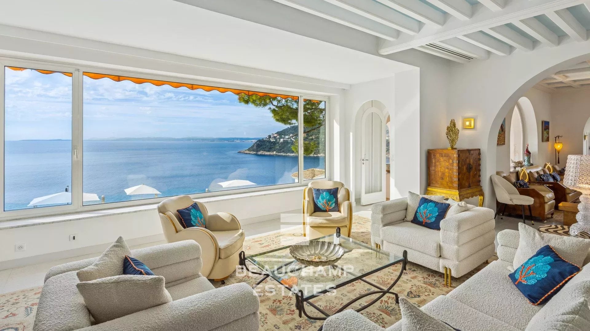 Saint-Jean-Cap-Ferrat – Villa Provençale avec Vue Mer Panoramique et Piscine Chauffée Saint-Jean-Cap-Ferrat – Provençal Villa with Panoramic Sea View and Heated Pool