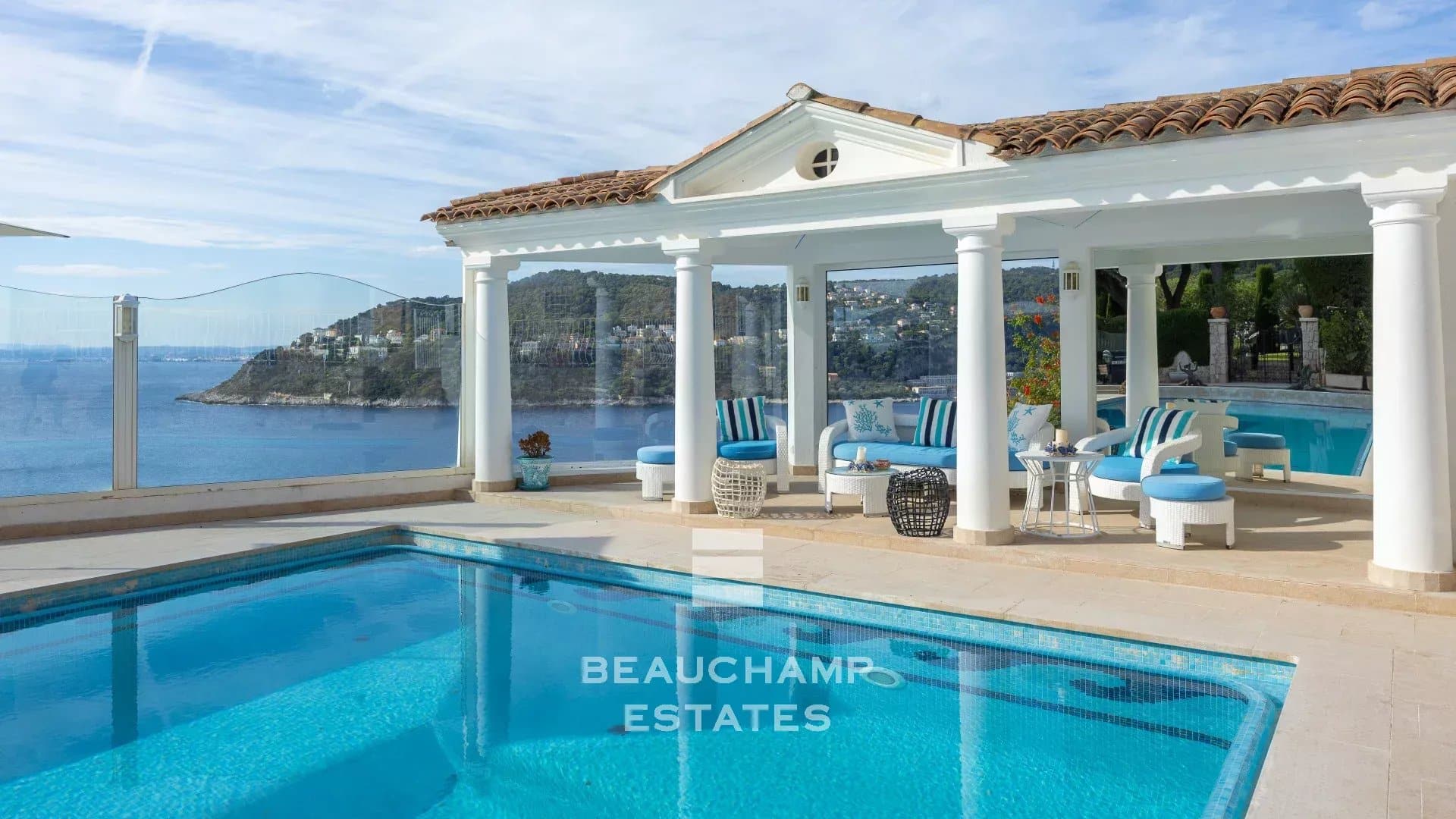 Saint-Jean-Cap-Ferrat – Villa Provençale avec Vue Mer Panoramique et Piscine Chauffée Saint-Jean-Cap-Ferrat – Provençal Villa with Panoramic Sea View and Heated Pool