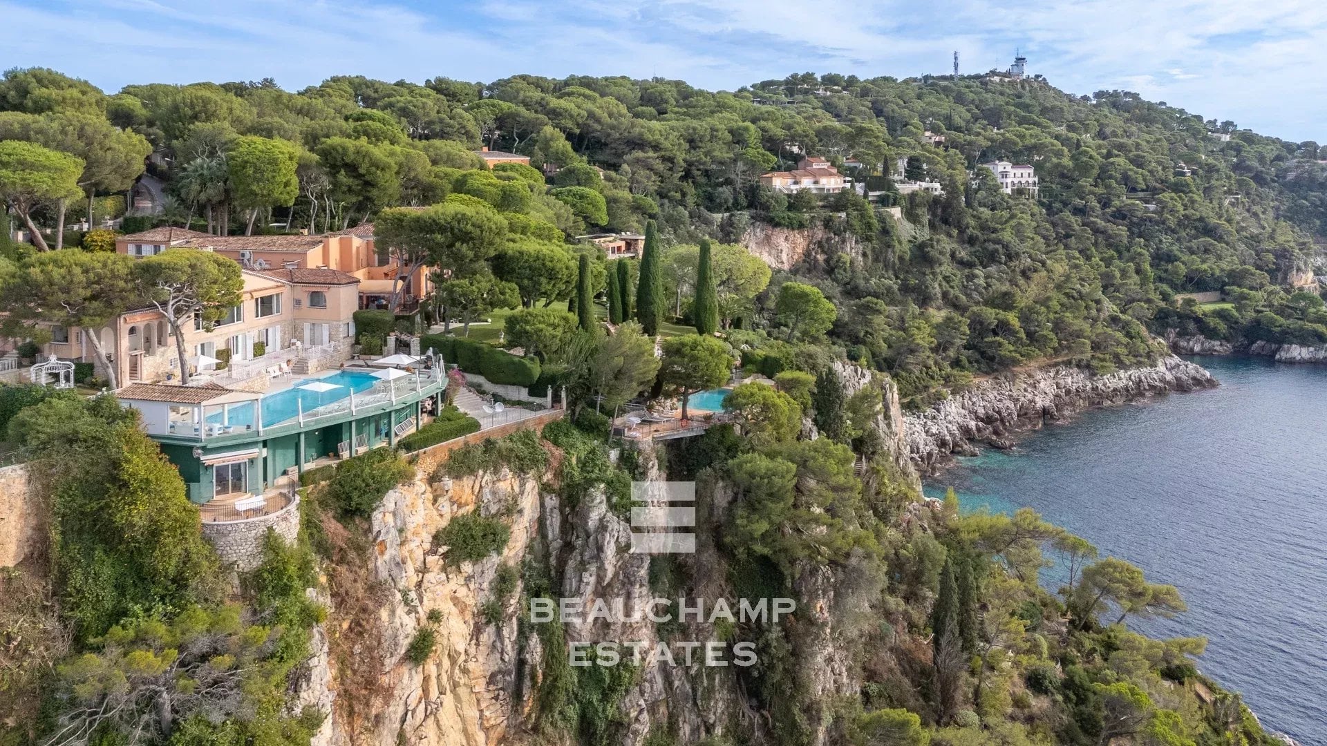 Saint-Jean-Cap-Ferrat – Villa Provençale avec Vue Mer Panoramique et Piscine Chauffée Saint-Jean-Cap-Ferrat – Provençal Villa with Panoramic Sea View and Heated Pool