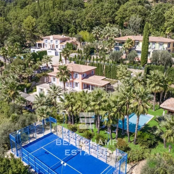 Single-level 7-bedroom villa with outbuildings and potential for a boutique hotel – Grasse