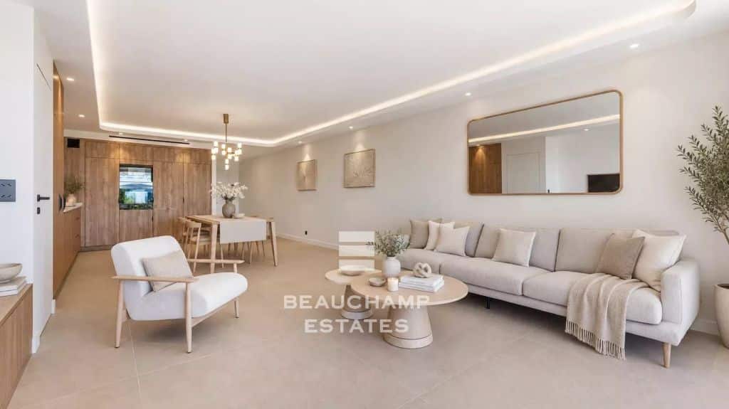 Three-bedroom apartment with sea view – Cannes Palm Beach