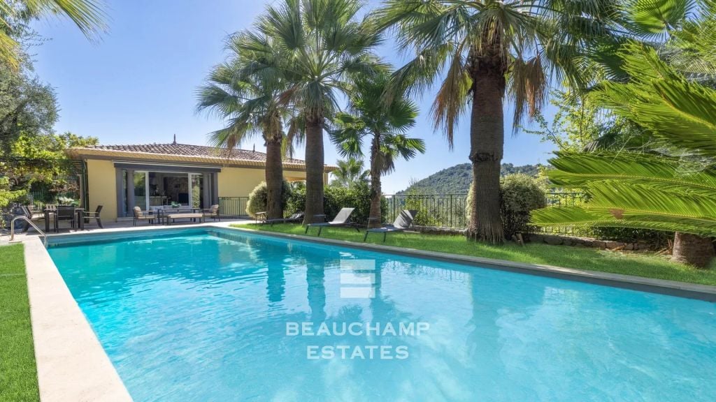 Villa with Two Independent Apartments and Hotel Development Potential – Grasse