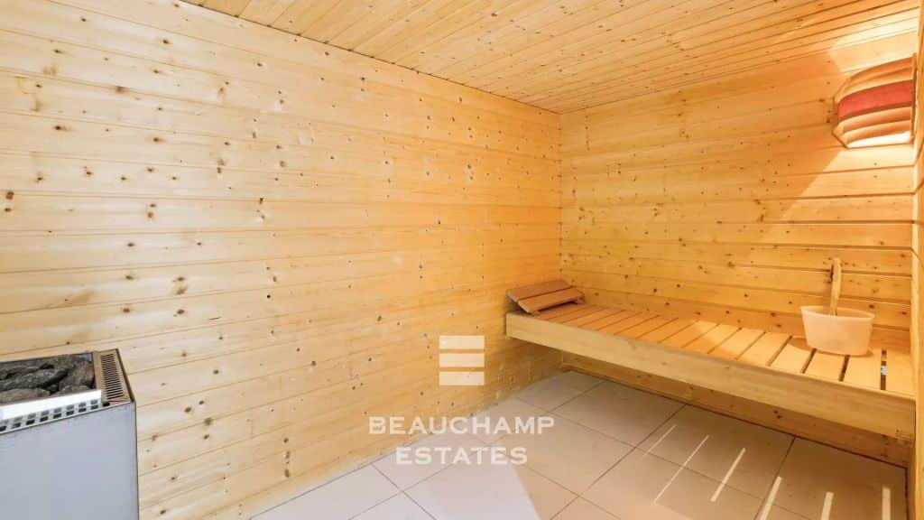 Villa with Two Independent Apartments and Hotel Development Potential – Grasse